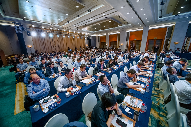 明日控股舉辦“知行合一、產(chǎn)融升級(jí)”主題沙龍暨2019年客戶答謝晚宴