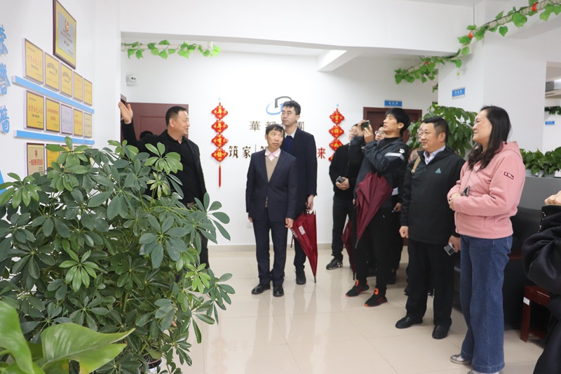 濟(jì)寧市高新區(qū)建設(shè)局、綜合執(zhí)法局領(lǐng)導(dǎo)到華悅物業(yè)調(diào)研