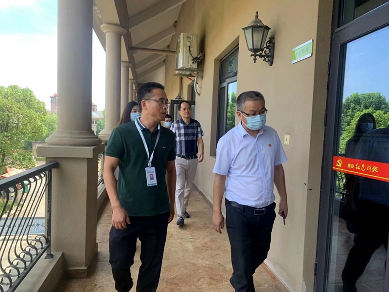 湖州市委組織部、建設(shè)局領(lǐng)導(dǎo)到紫竹山莊調(diào)研“紅色物業(yè)”